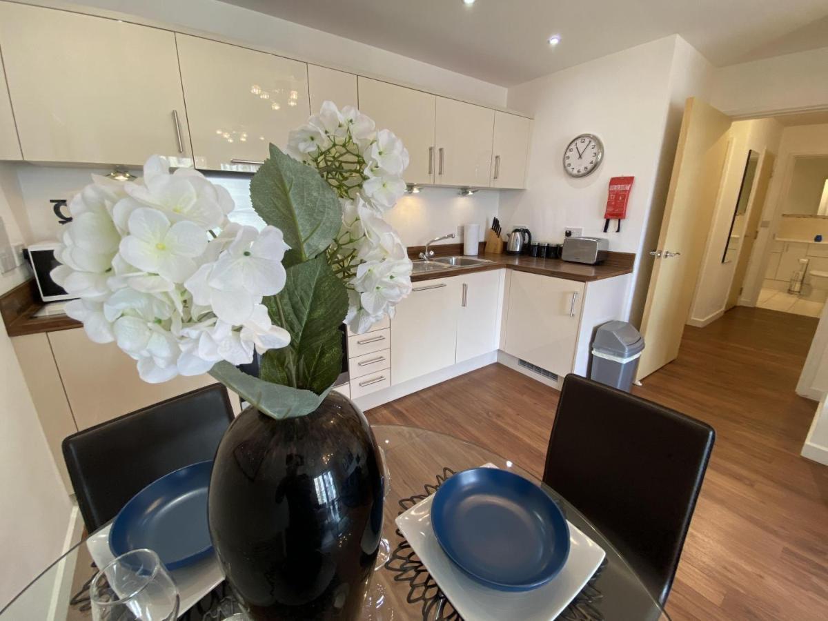 Cloud9Sa At The Nankeville Woking Extérieur photo