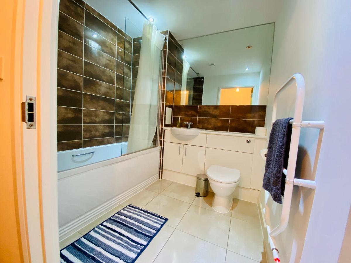 Cloud9Sa At The Nankeville Woking Extérieur photo